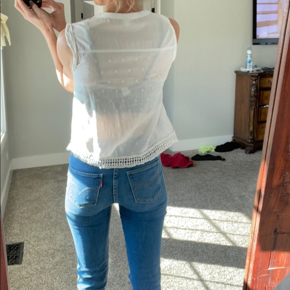 White blouse - Picture 4 of 4